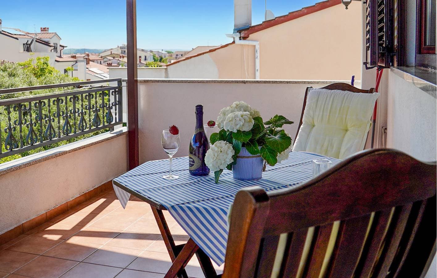 Foto 6 von 18: Gemütliche Ferienwohnung mit Terrasse, WLAN und nur 1,5 km vom Strand entfernt
