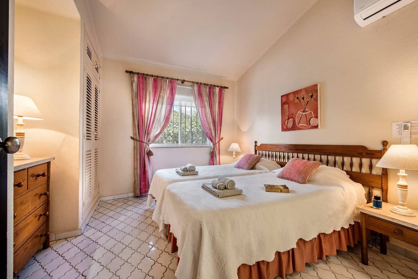 Foto 5 von 41: Villa 'Mng Elliott55' mit privatem Pool, WLAN und Klimaanlage