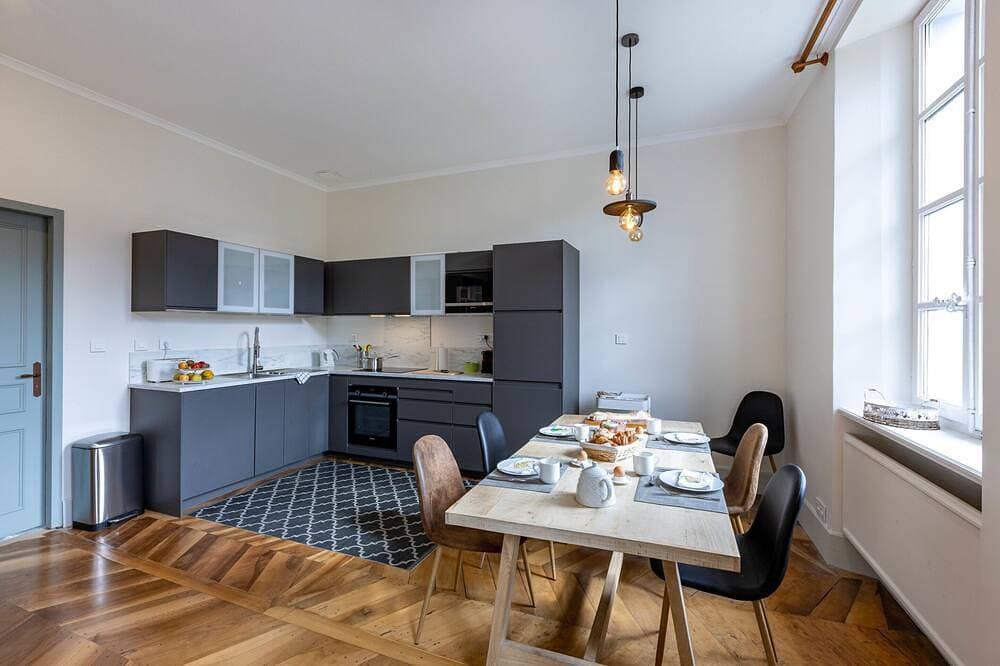 Apartment-Deluxe-Ensuite-Bergblick-Le Balcon 1