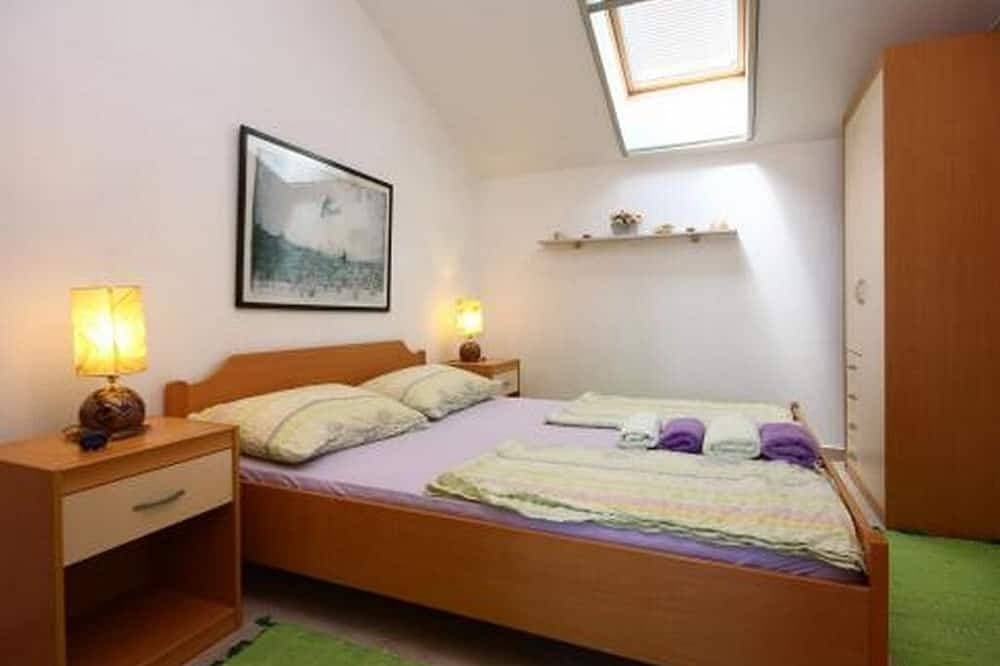 Foto 2 von 9: 1-Zimmer-Ferienwohnung am Strand Krapanj, Sibenik