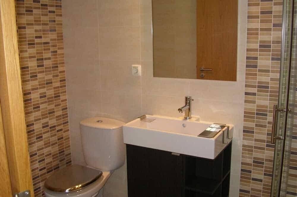 Foto 4 von 9: Quinta Ourolago Luxury V1 House, with swimming pool, gardens and lake.
