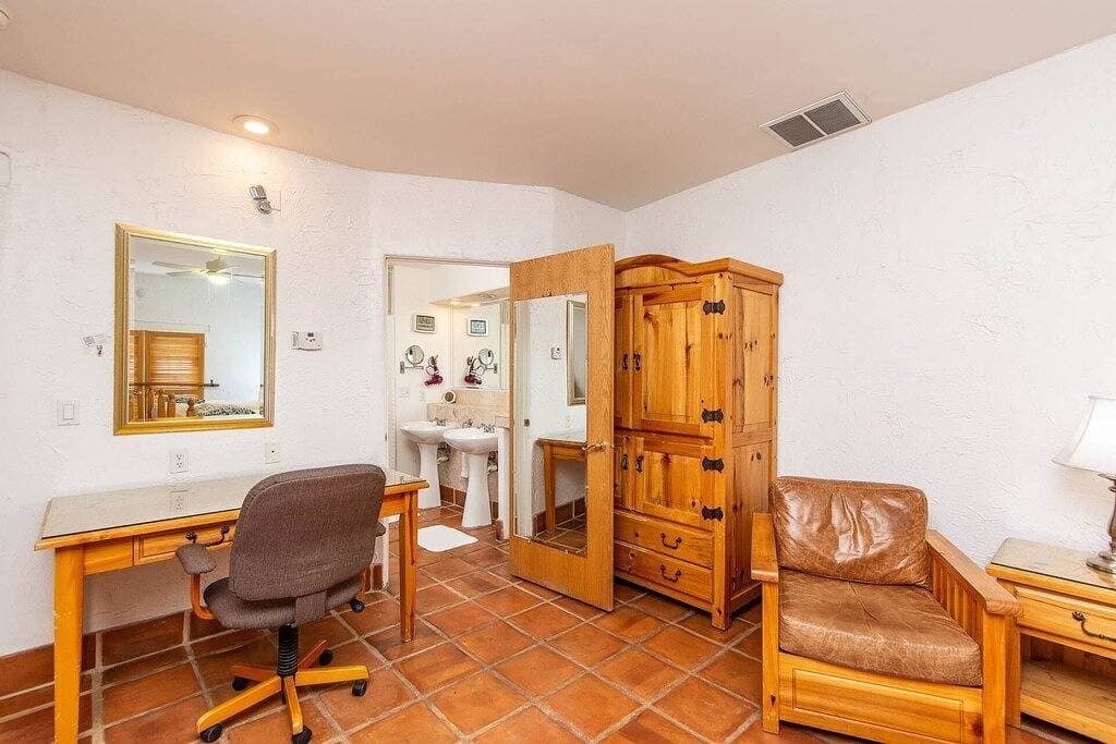 Perfect Weekend Getaway- Amira Resort: Remodeled! Studio, Heated Pool, Pet-Friendly, State Day Pass! 1