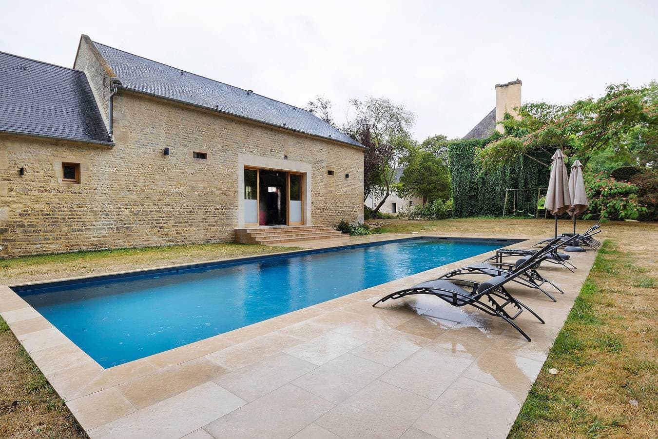 Foto 3 von 48: Ferienhaus „Le Pressoir“ mit Seeblick, privater Terrasse und WLAN