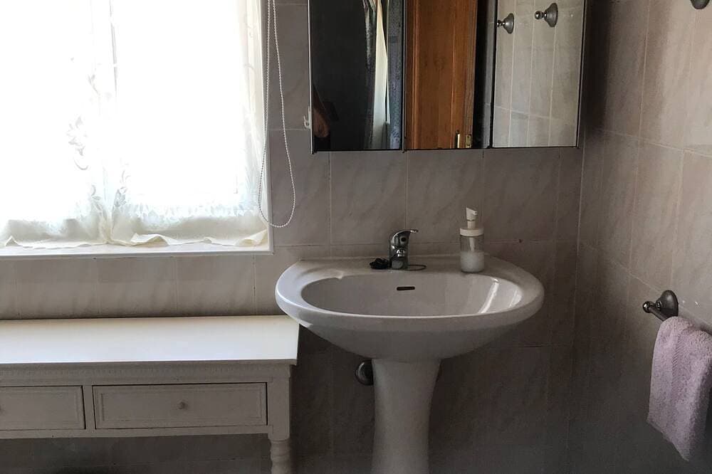 Foto 5 von 30: Ein besonderes Cottage mit eigenem Pool, herrlichem Grundstück, herrlicher Aussicht.