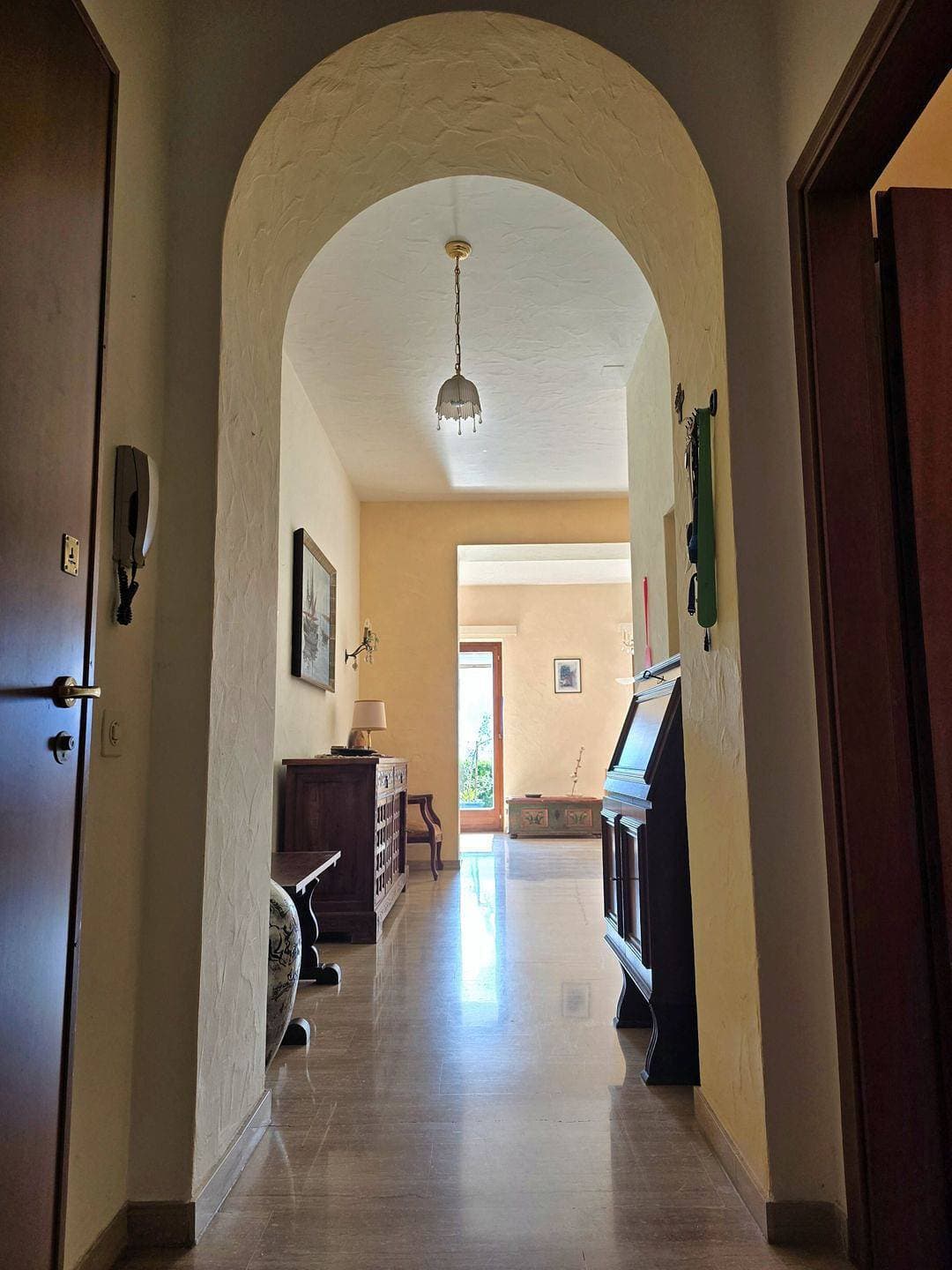 Foto 10 von 15: Parterrewohnung mit eigenem Garten in kleiner Residenz oberhalb Locarno.