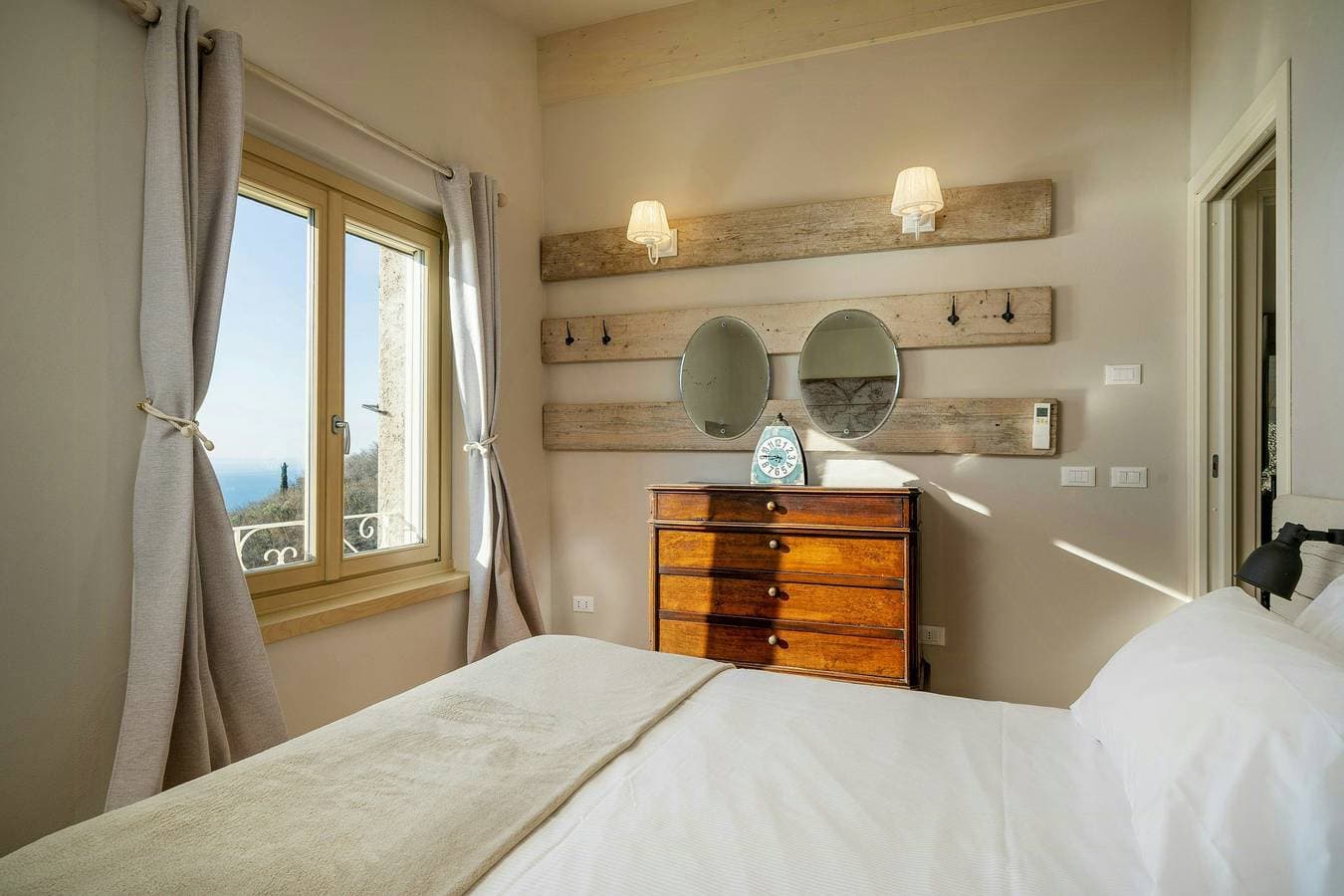 Foto 4 von 26: Ferienwohnung in einer Villa mit Pool am Gardasee