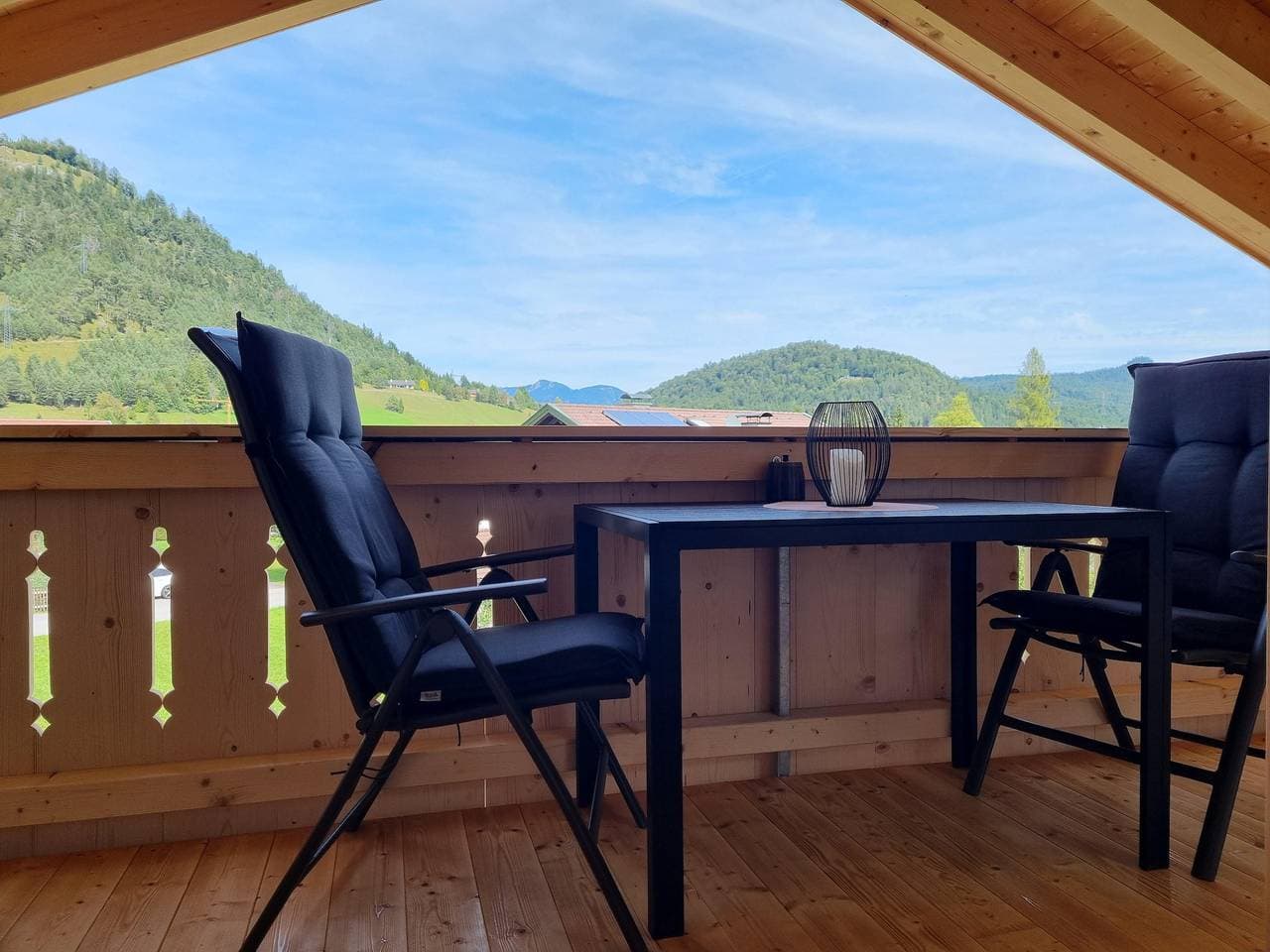 Foto 12 von 17: Ferienwohnung mit Bergblick