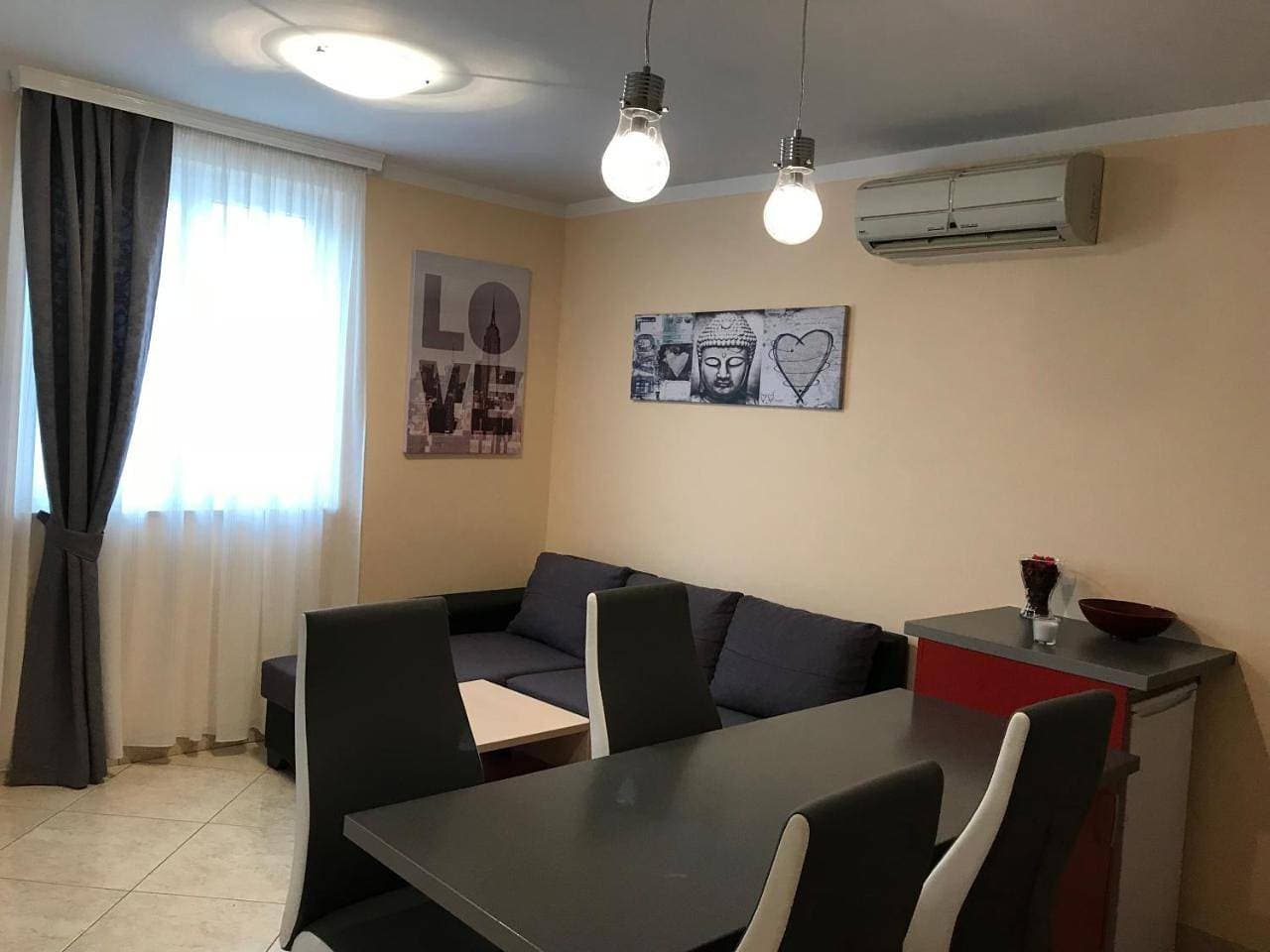 Foto 13 von 34: One-Bedroom Apartment with Balcony and City View