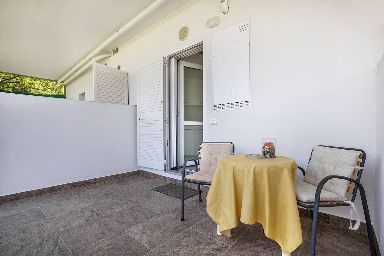 Foto 5 von 20: Einzimmerapartment 'Tiny' mit gemeinsamer Terrasse und WLAN