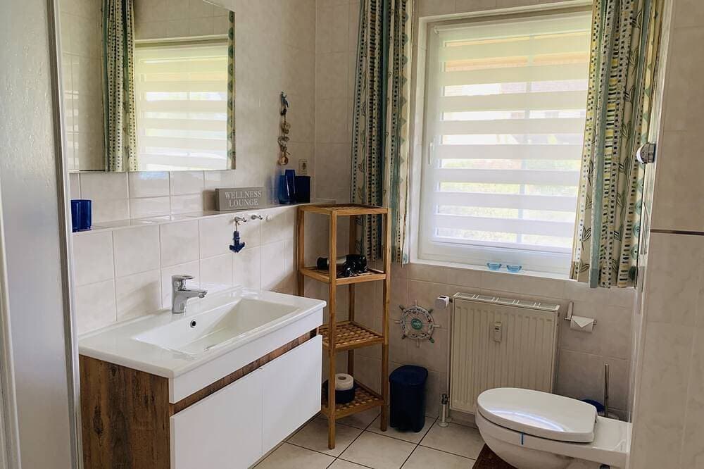Foto 4 von 22: Reethaus Boddenblick in Alt Reddevitz mit Parkplatz, ebenerdige Terrasse,