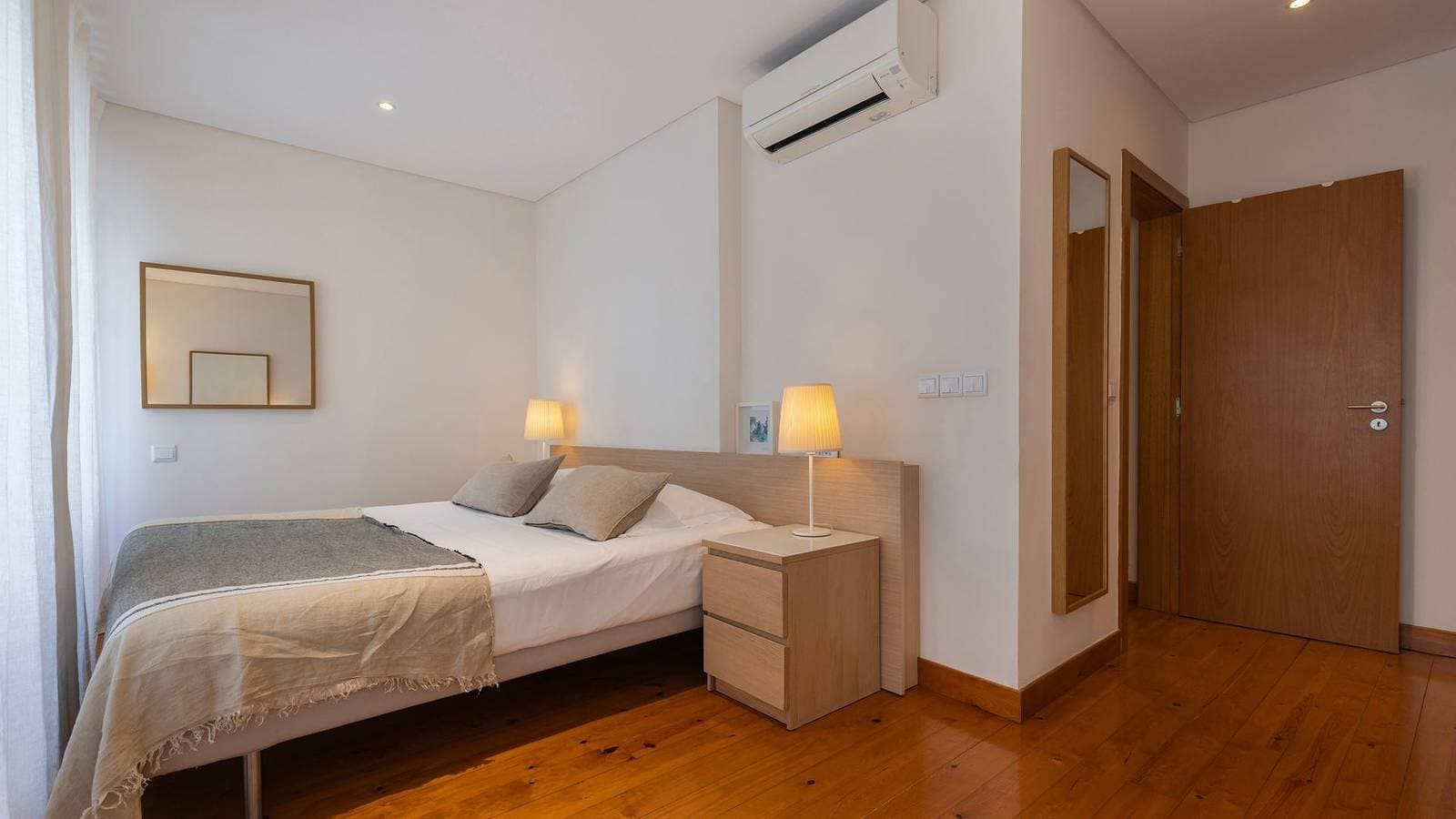 Foto 4 von 27: Luminous 1Bdr Apartment by LovelyStay