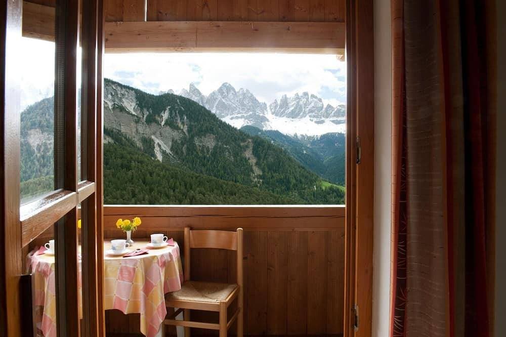 Foto 11 von 22: Berghütte im Villnöß mit Dolomitenblick