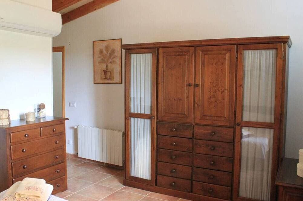 Foto 4 von 19: Cosy Haus am Rande des Waldes, Im Bereich Pula (Free WIFI)
