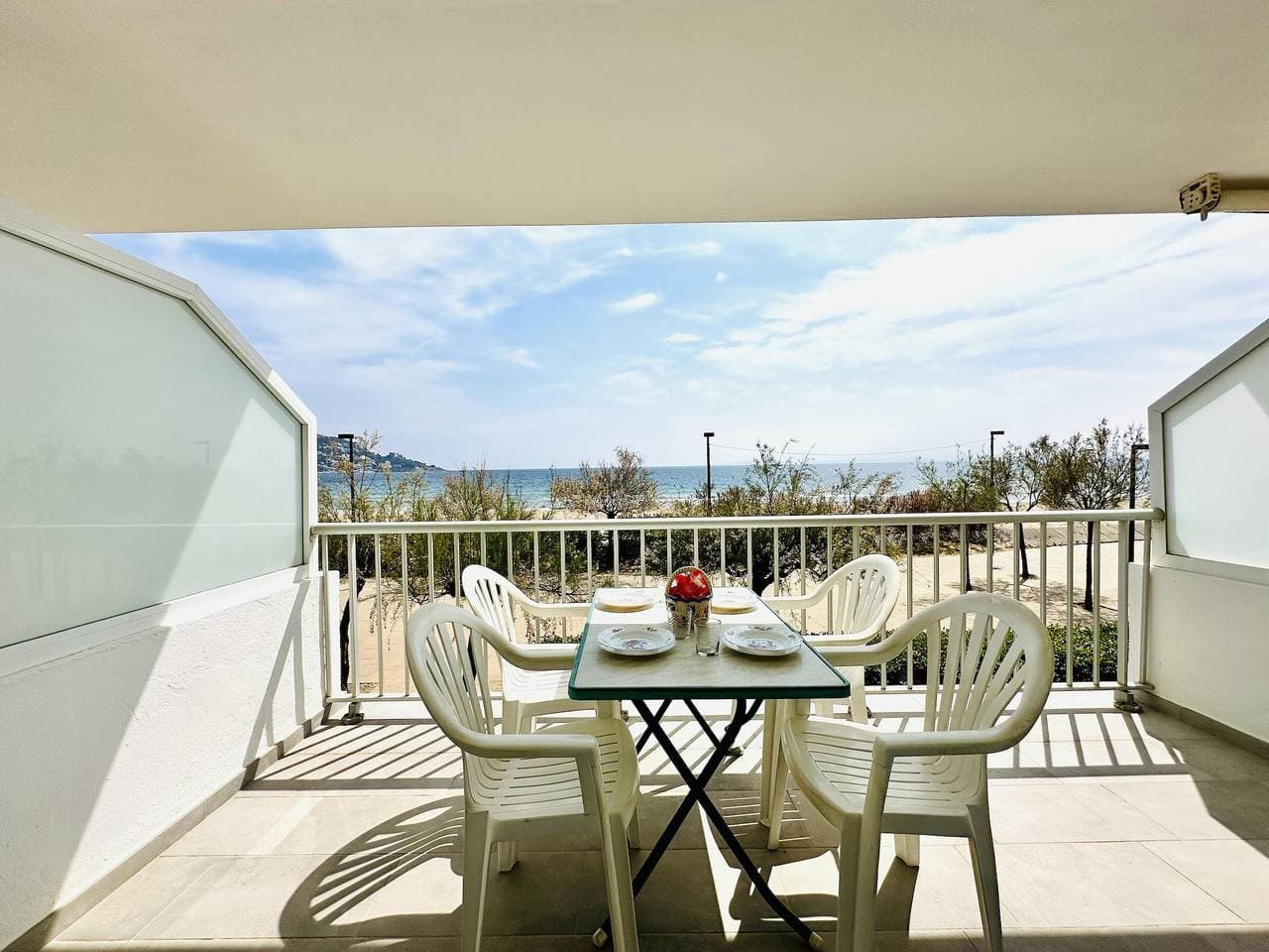 Meerblick-Wohnung mit großer Terrasse in Roses 1