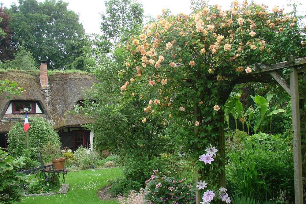 Foto 11 von 30: Herzlicher Empfang in einem wunderschönen, normannischen Garten !