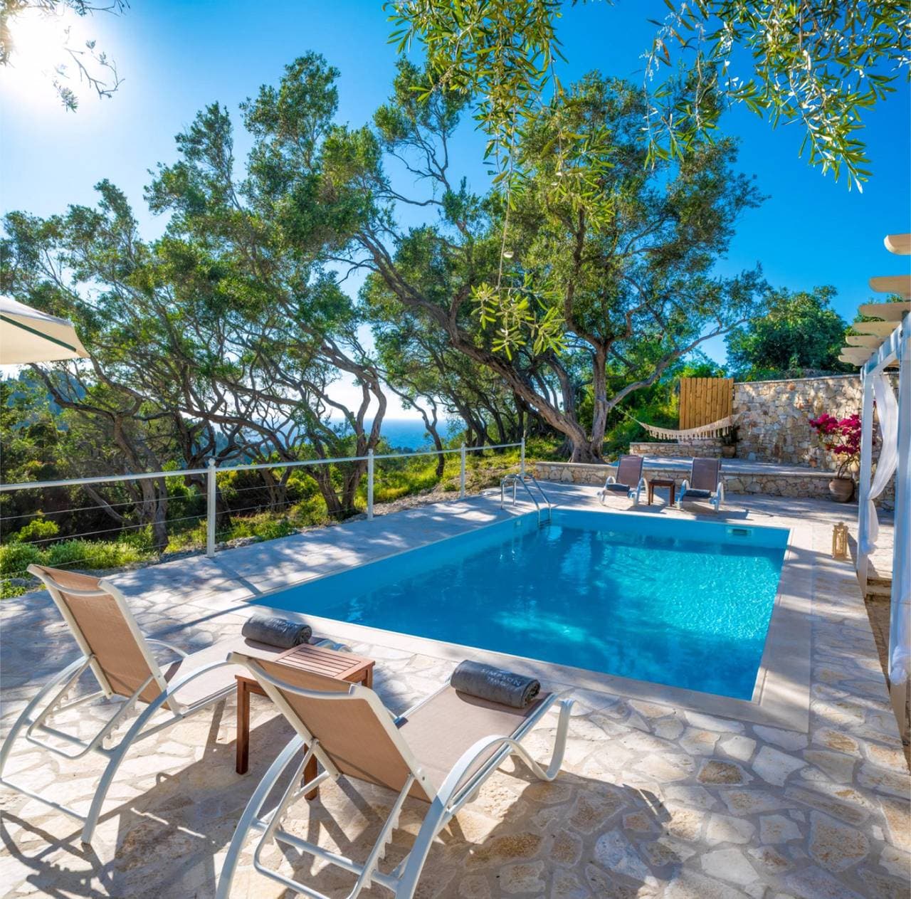 Foto 13 von 32: Villa für 4 Personen mit Pool