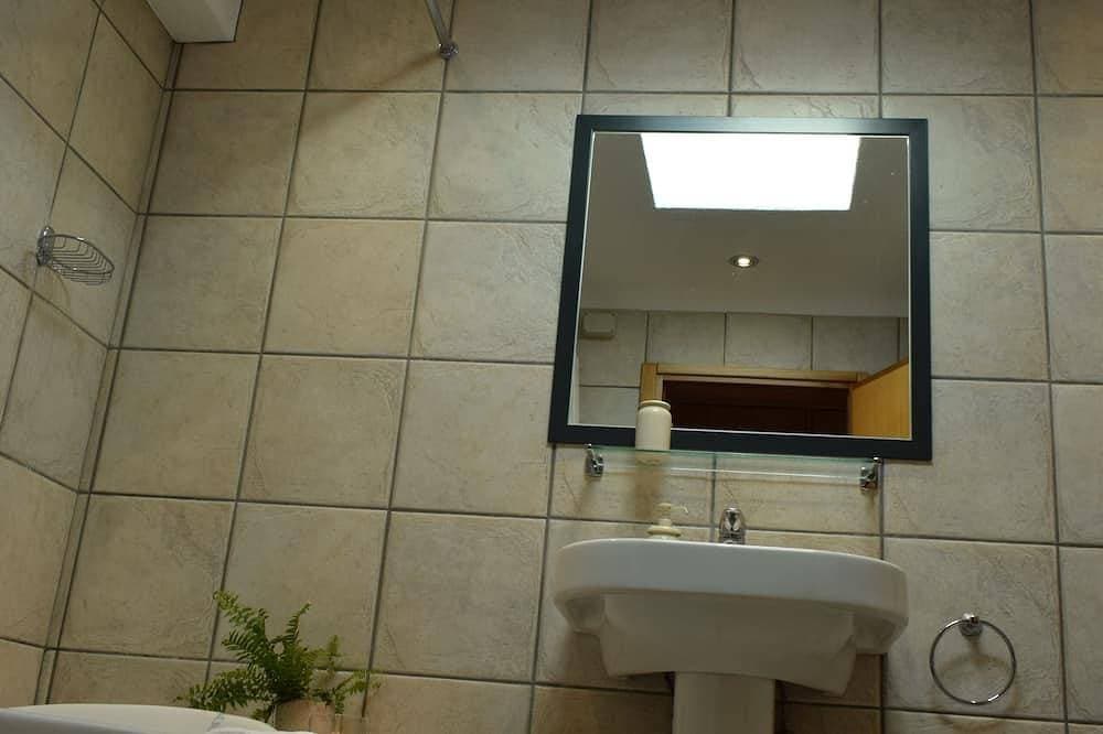 Foto 4 von 6: Mirabello | Skylight-Badewanne | Meerblick | Elounda
