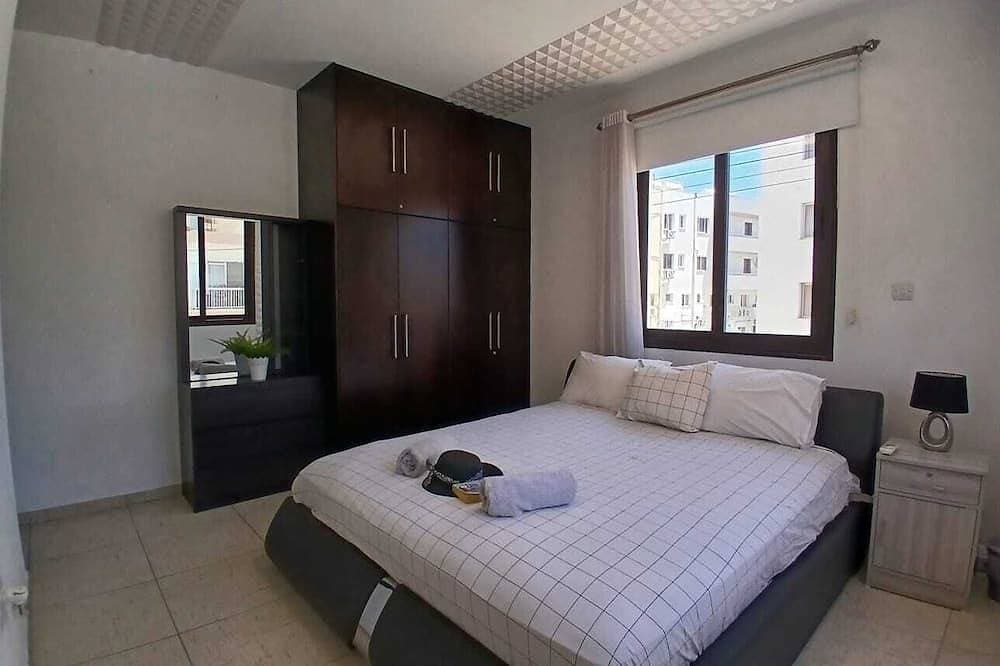 Foto 4 von 26: Charming 2-bedroom apartment in Larnaca with WiFi and AC