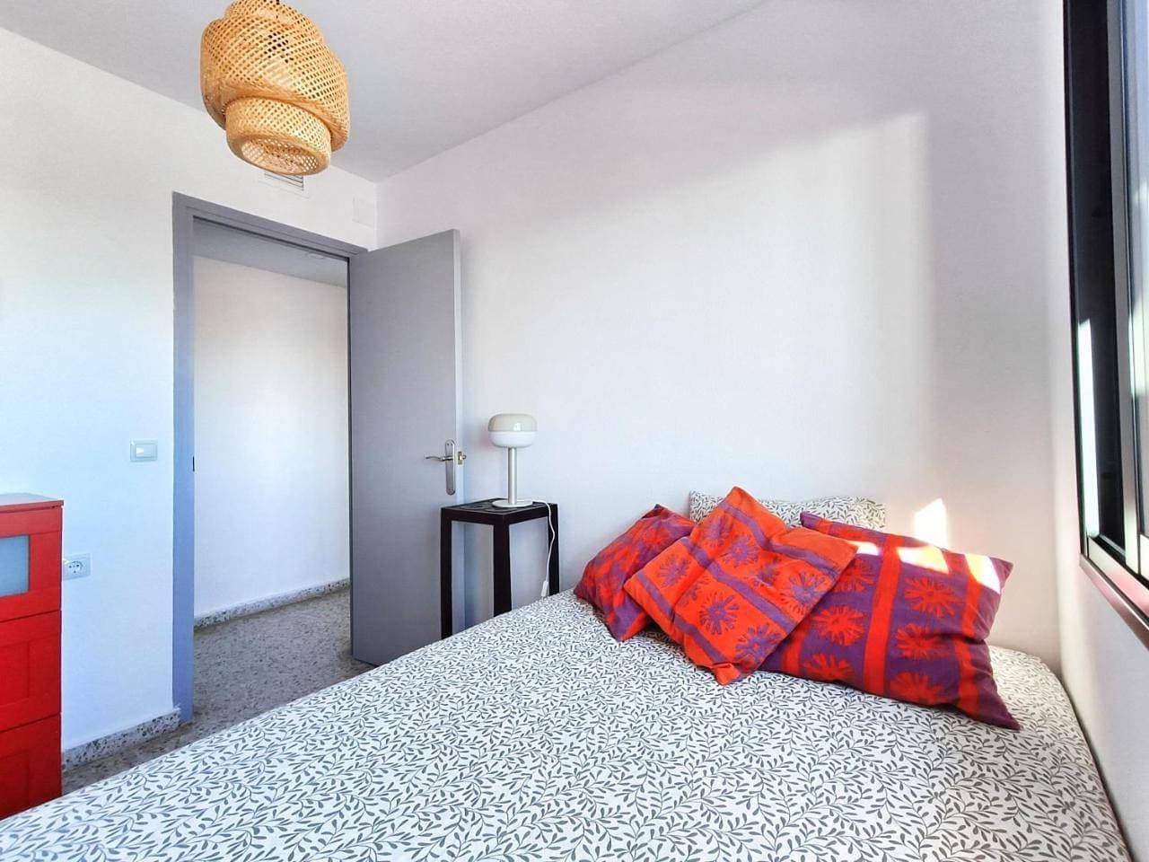 Foto 10 von 38: Three-Bedroom Apartment with Sea View