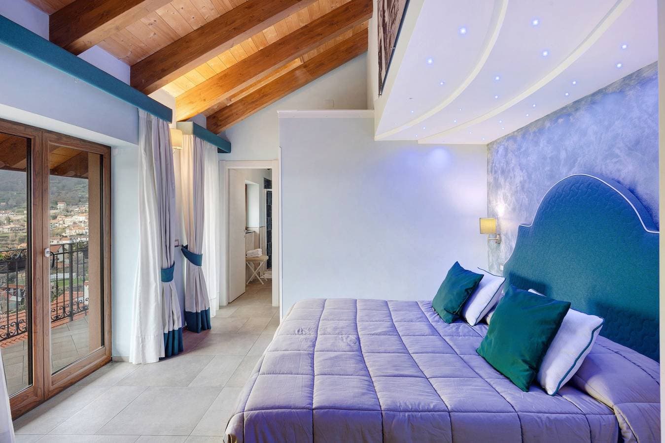 Foto 3 von 33: Appartement 'Donna Sofi' mit Meerblick, WLAN und Klimaanlage