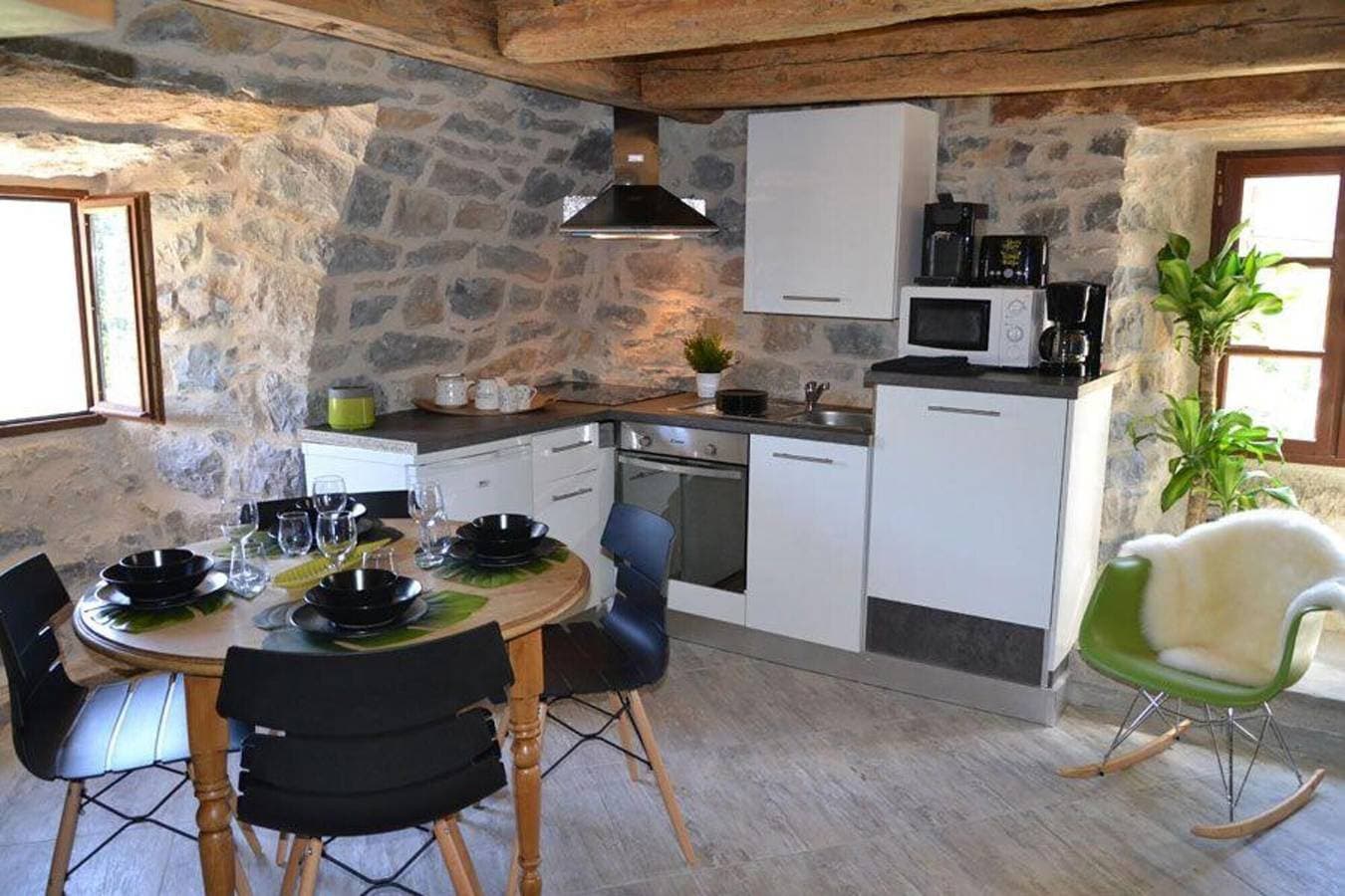 Foto 4 von 21: Loft Cocoon: Bergblick & privater Whirlpool in Mostuéjouls
