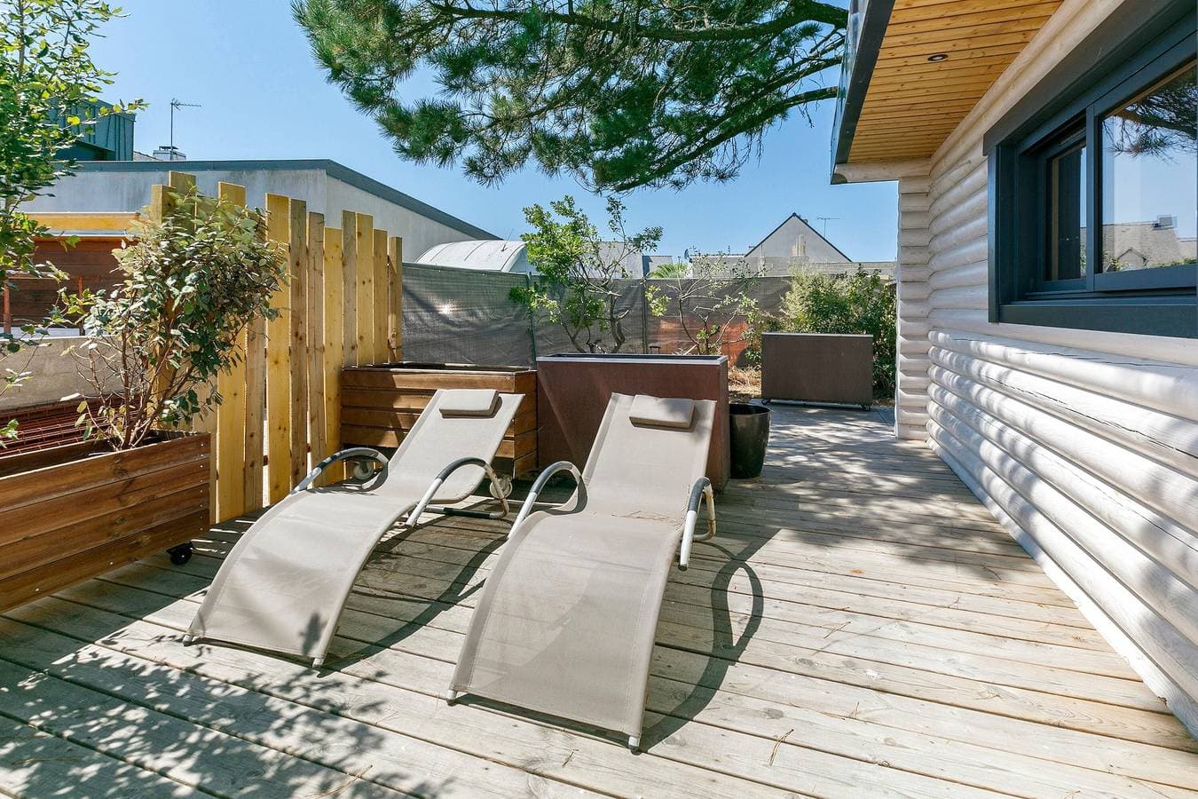 Foto 5 von 29: Ökologisches Ferienhaus aus Holz mit Terrasse, WLAN und Klimaanlage, 300 m vom Meer entfernt