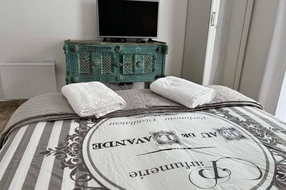 Villa Marguerite: The beach and restaurants are just 3 minutes away 1
