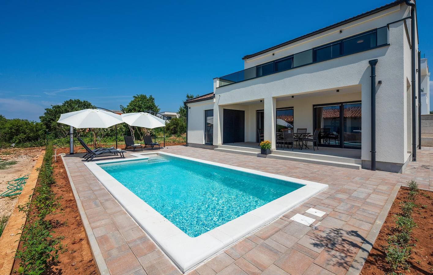 Gemütliche Ferienwohnung mit Meerblick, Pool und Parkplatz in der Nähe des Strandes von Fažana 1