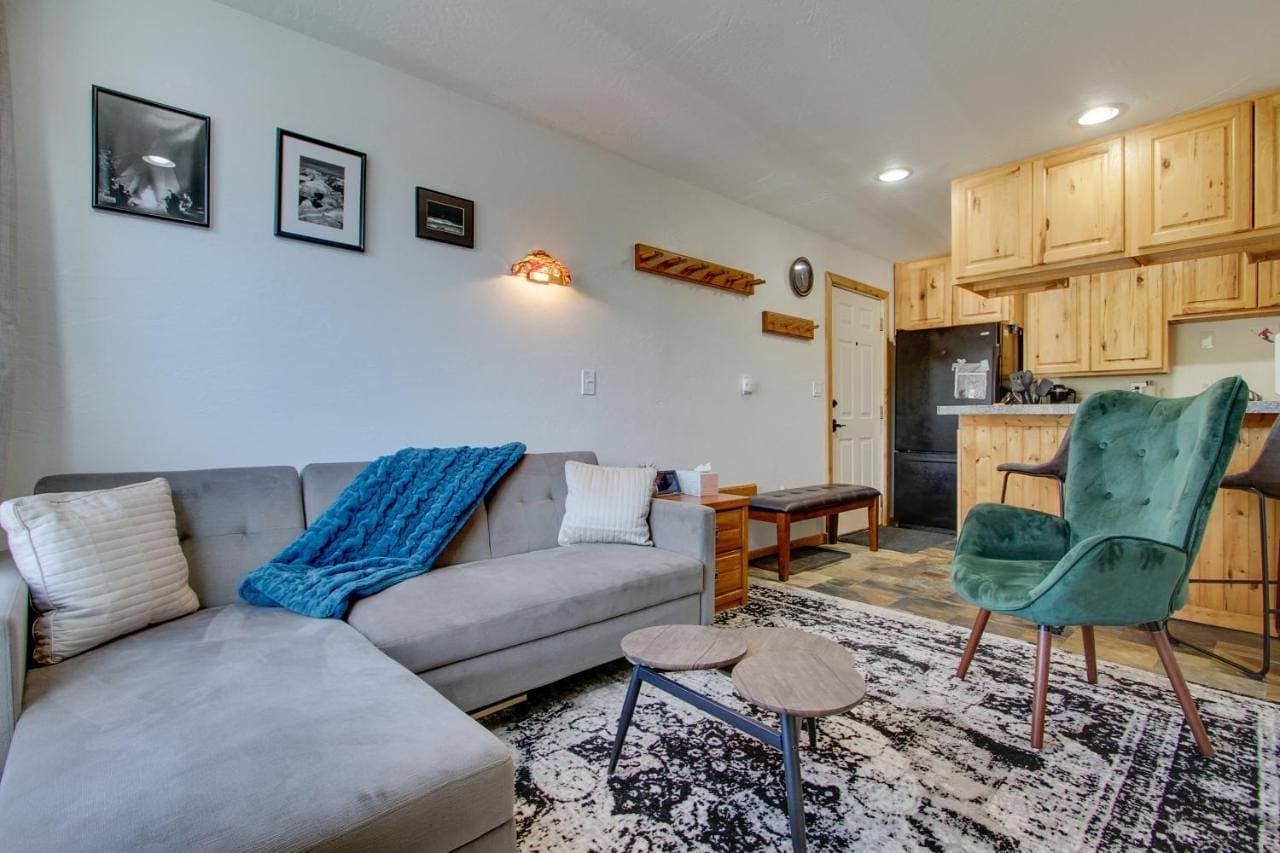 Modern Mountain-View Condo at Big Sky Resort! 1