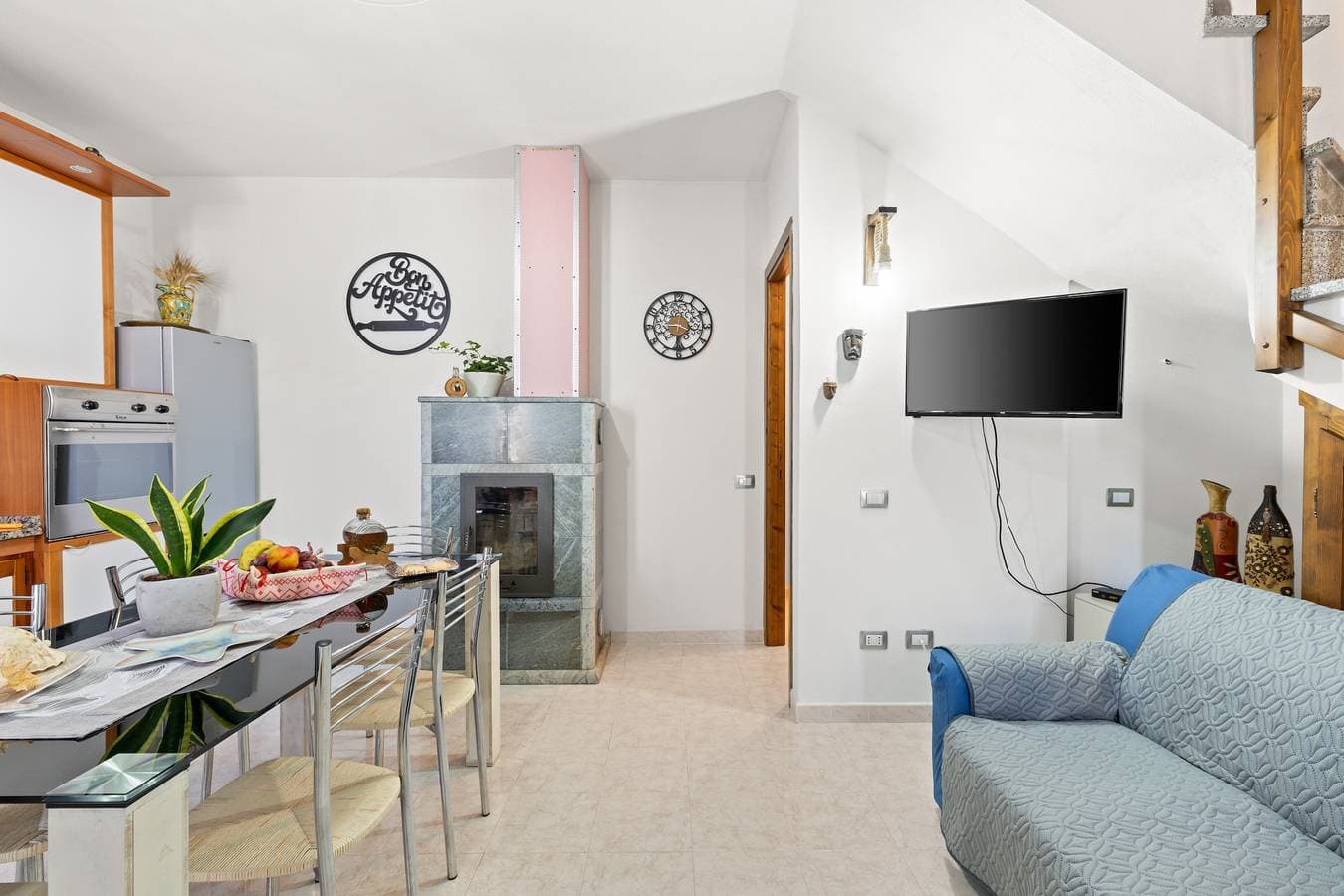 Foto 12 von 31: Ferienhaus 'Marcello' mit Bergblick, Privater Terrasse und Klimaanlage