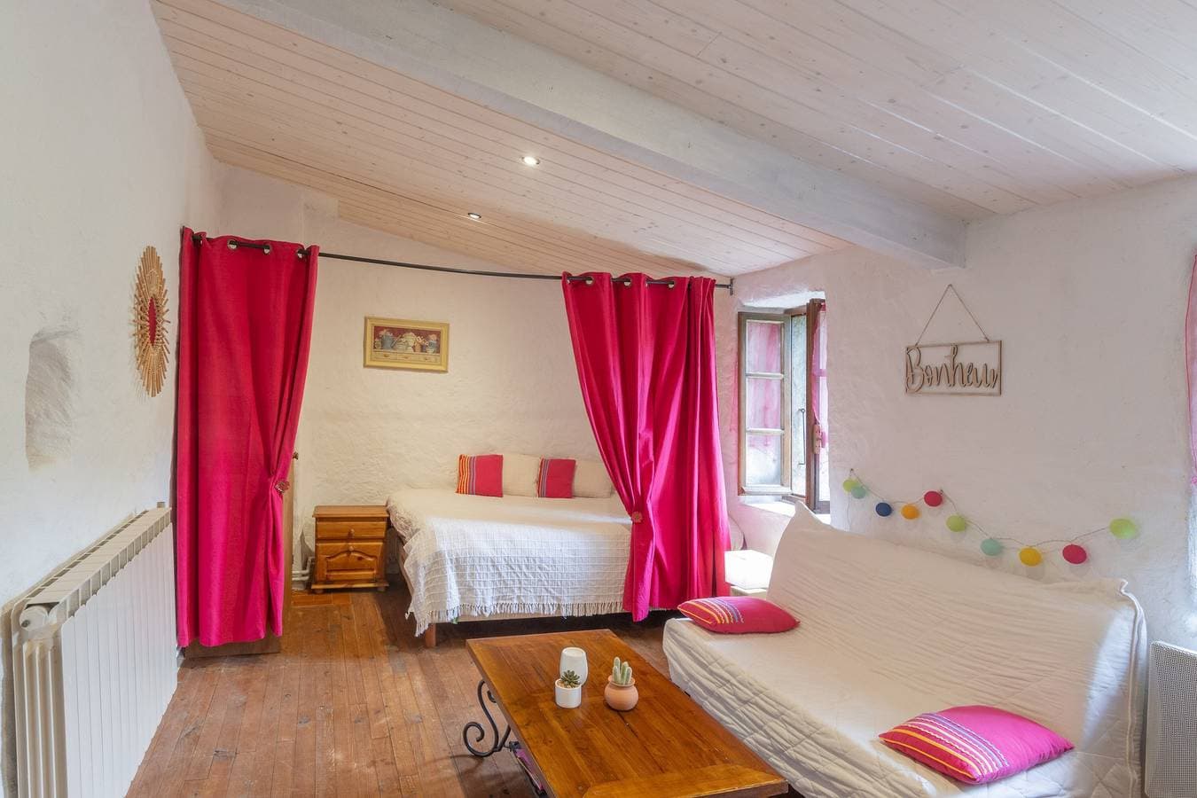 Foto 2 von 19: Ferienhaus 'Cœur Ardèche' mit Bergblick und privatem Garten