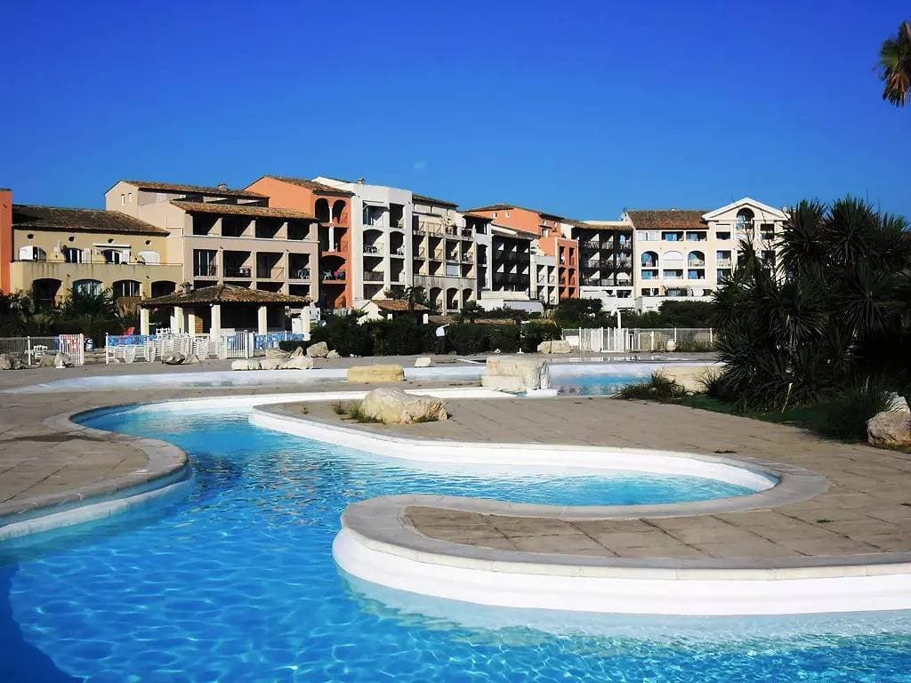 Appt für 4 Pers in Residence mit Schwimmbad am nahe gelegenen Strand St Tropez 1
