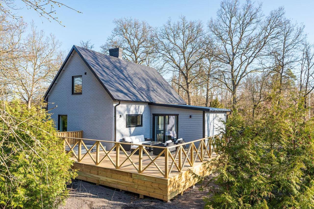 Nyrenoverad villa med spabad i Mörrum 1