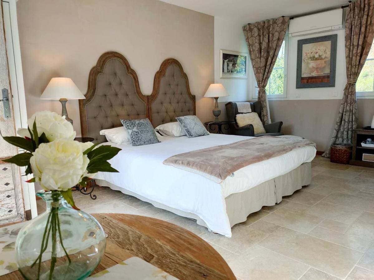 Le Clos Bel Ami Chambre d'hôtes avec piscine 1