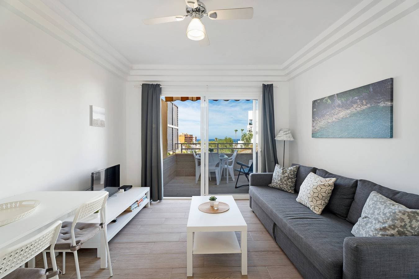 Foto 4 von 25: Ferienwohnung 'Orlando 314' mit Meerblick, Gemeinschaftspool und WLAN
