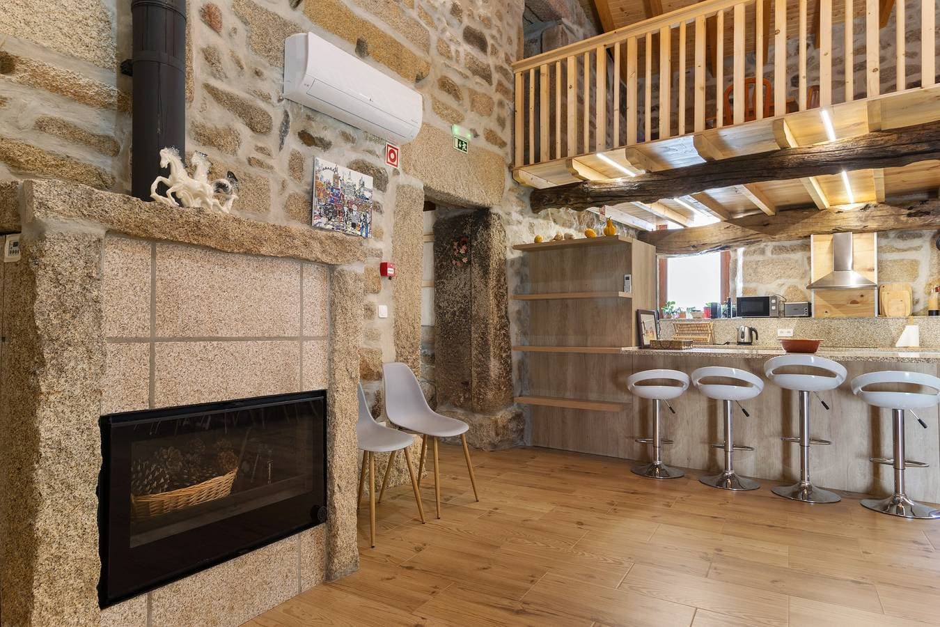 Foto 4 von 44: Ferienhaus 'Casa Da Marquinhas' mit Bergblick, Pool, WLAN & Klimaanlage