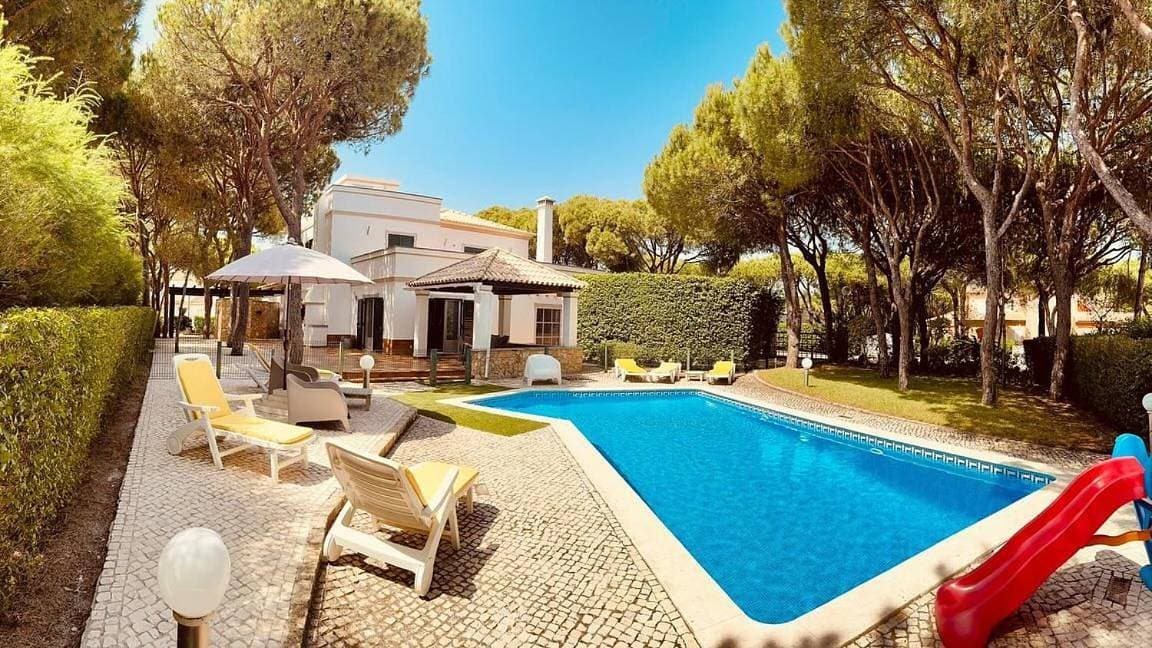 Foto 2 von 117: Villa with Private Pool