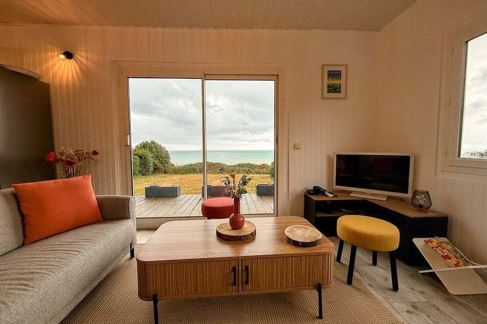 House with ocean views in Quiberville-sur-Mer, \"C2Ame,\" with direct access to the beach and restau... 1