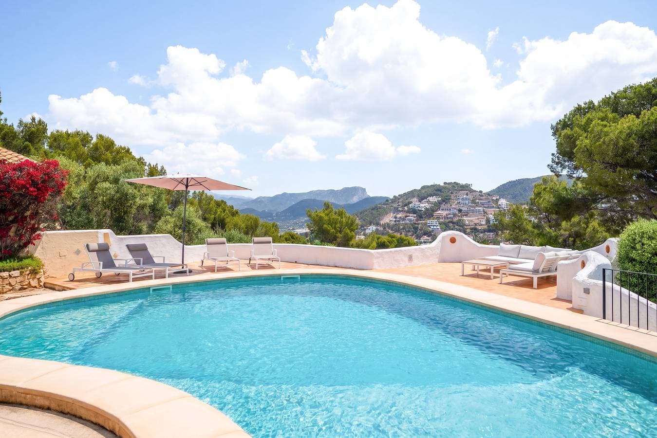Foto 4 von 45: Ferienhaus 'Villa Ancora – Ausblick auf La Mola' mit Meerblick, WLAN & Klimaanlage
