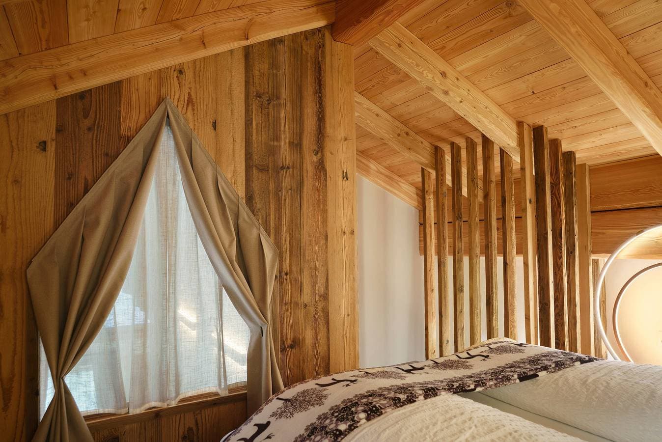 Foto 10 von 42: Chalet 'Luxury Chalet Larice' mit Bergblick und Panoramaterrasse