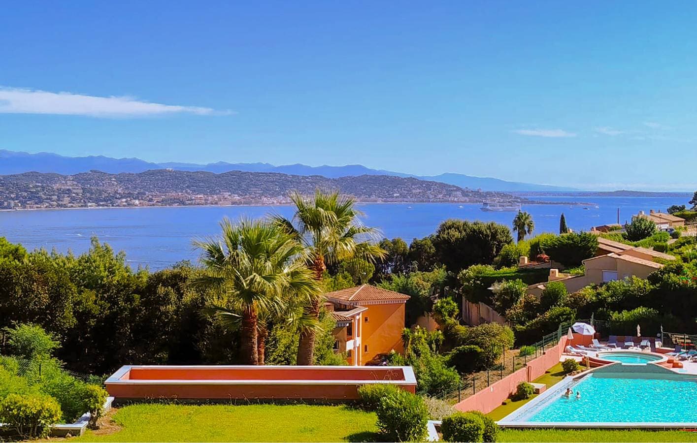 Foto 12 von 20: Ferienwohnung mit Meerblick, Pool und Terrasse, in der Nähe der Plage du Château