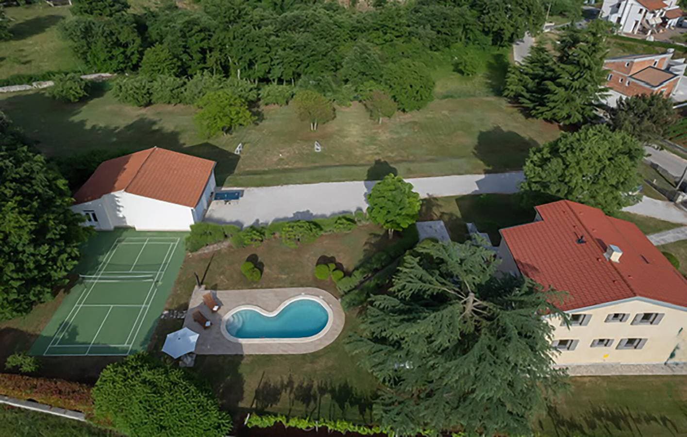 Foto 8 von 49: Gemütliche 250 m² große Ferienwohnung mit Pool und Terrasse in der Nähe von Svetvinčenat