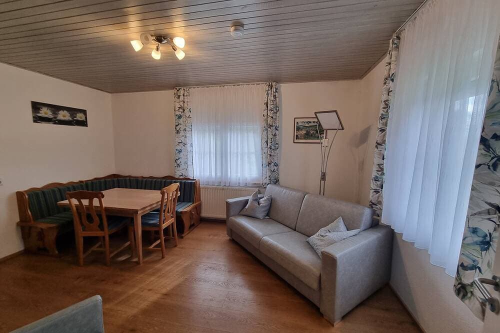 Foto 10 von 24: Ferienwohnung Schwörerhof mit Bergblick, privater Terrasse und WLAN