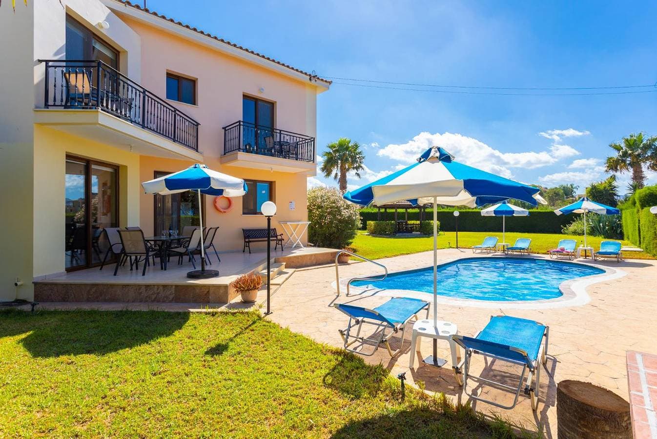 Foto 5 von 43: Villa für 7 Personen mit Terrasse