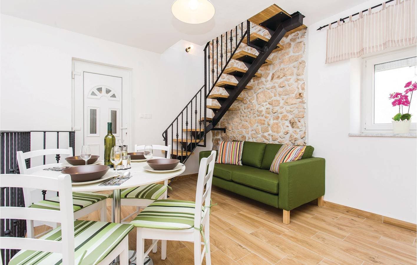 Foto 12 von 33: Ferienwohnung mit Panoramablick in Strandnähe, mit Terrasse und WLAN