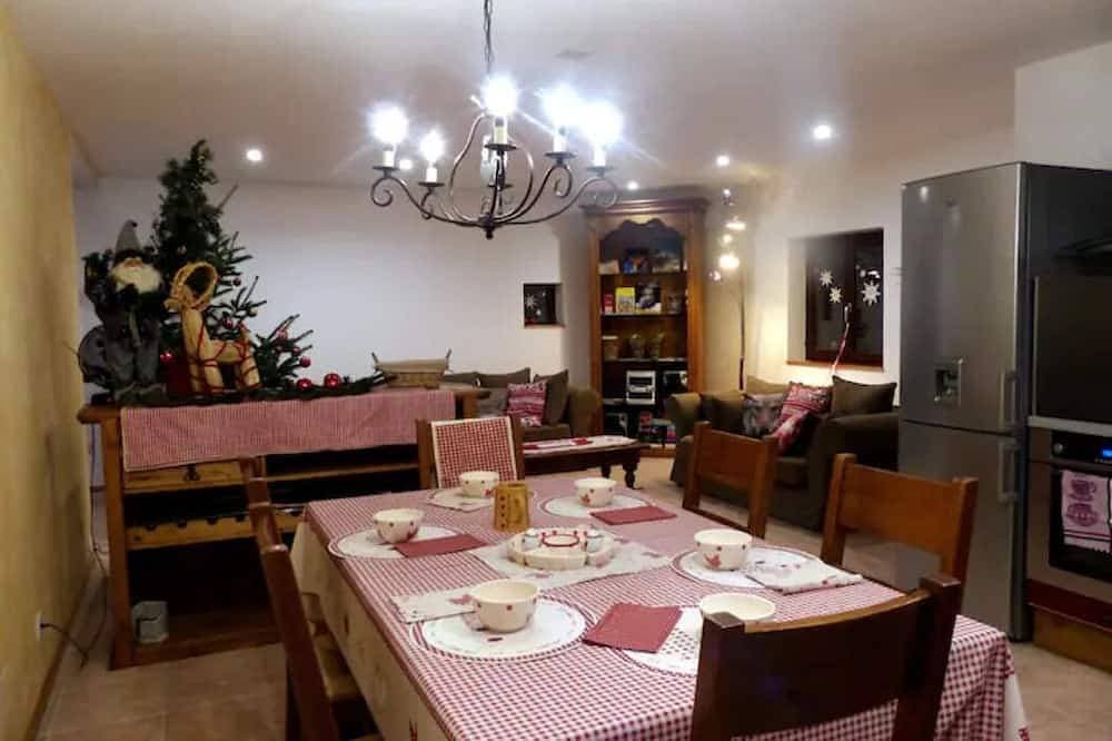 Foto 7 von 12: Gite Nature les Cigognes (sleeps up to 13), Pets welcome