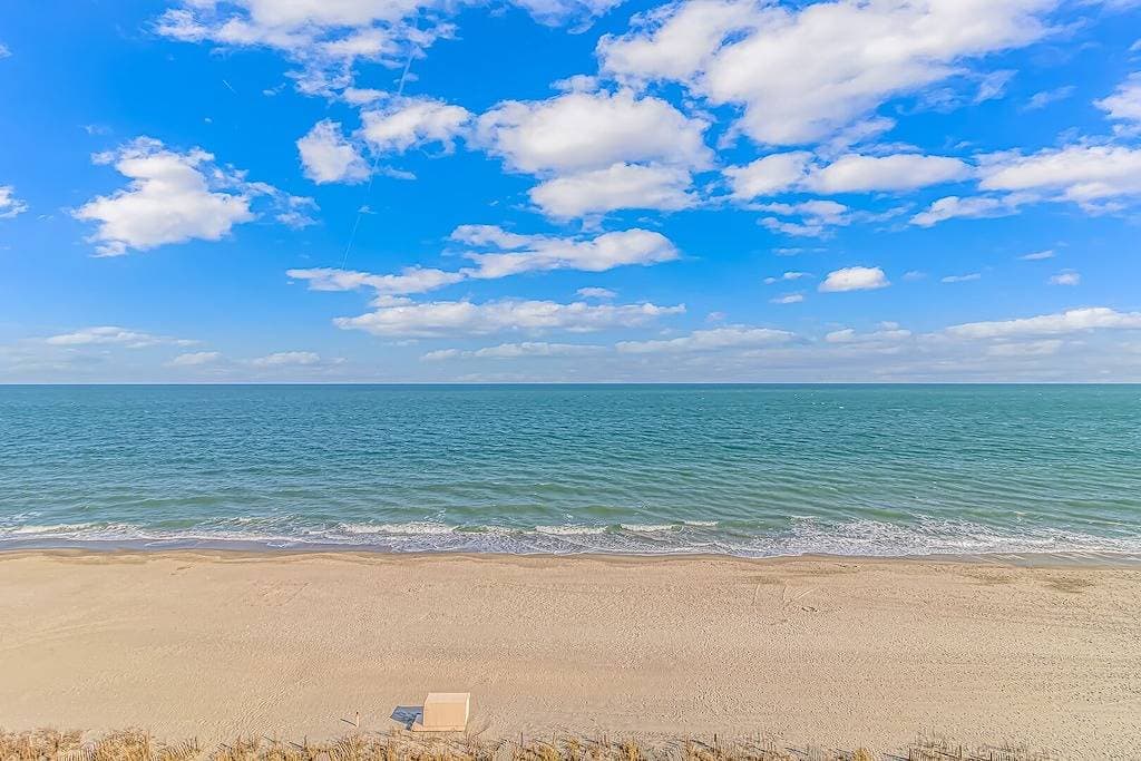 Foto 7 von 45: Angle Oceanfront Studio ~ Palace 603
