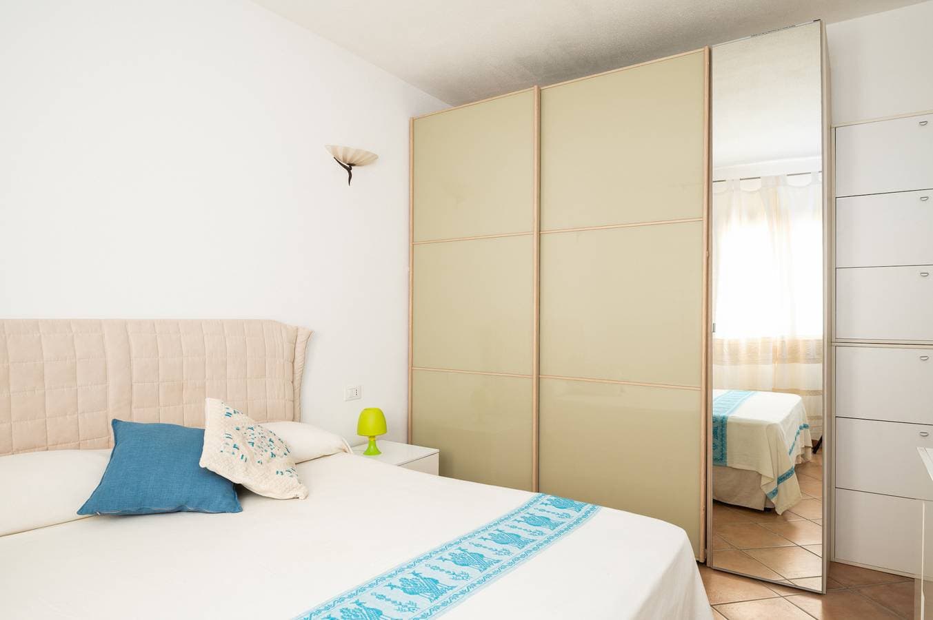 Foto 4 von 20: Myrsine 54 - Wohnung mit Blick auf Marina Maria und Tavolara
