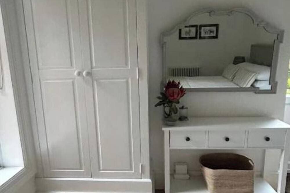 Foto 3 von 16: A Peaceful Countryside Retreat with Private Suite Near Cranleigh