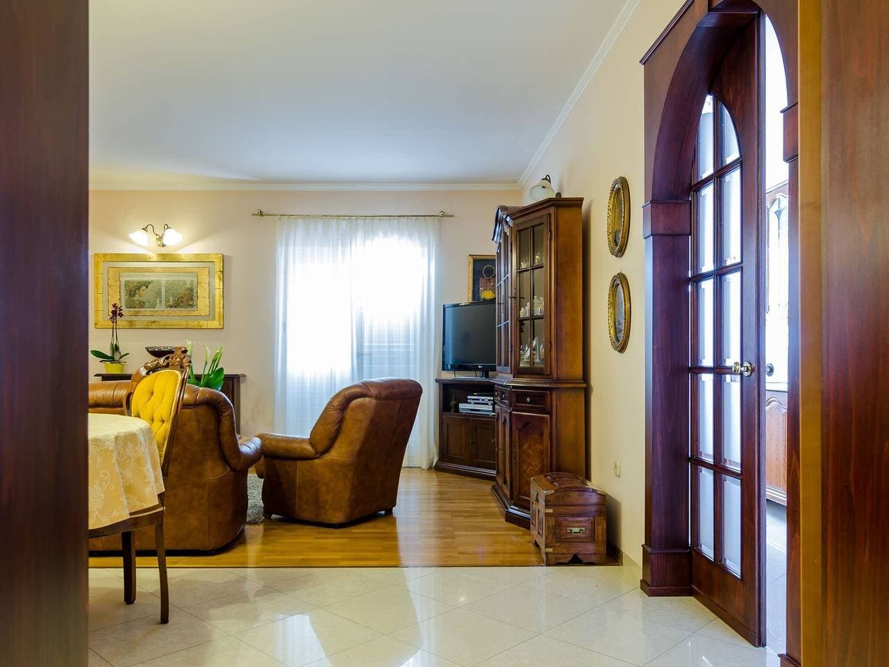 Foto 6 von 34: Apartment Paco - Three-Bedroom Apartment with Balcony and Sea View